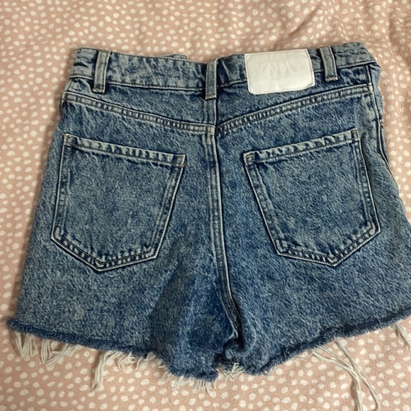 Zara high waisted denim shorts - Picture 4 of 4